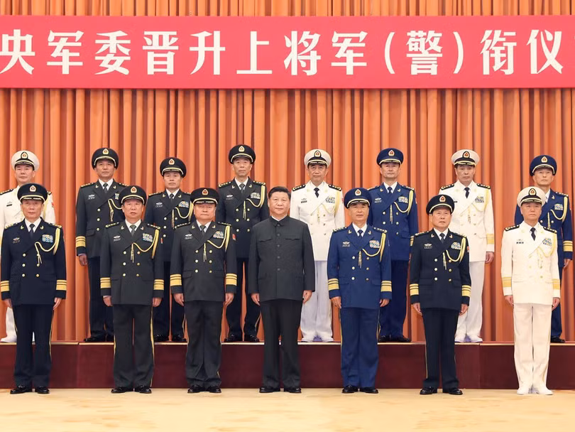 Ông Tập Cận Bình cùng các lãnh đạo Quân ủy và 10 Thượng tướng được thăng cấp đợt ngày 31/7.