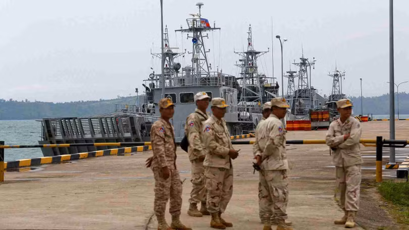 Chính phủ và quân đội Campuchia đều bác bỏ thông tin nói Campuchia cho phép Trung Quốc đặt căn cứ quân sự trên lãnh thổ nước này.