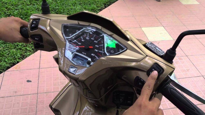 Công nghệ tự ngắt động cơ khi xe dừng sau 3 giây giúp tiết kiệm nhiên liệu hơn Công nghệ tự ngắt động cơ khi xe dừng sau 3 giây giúp tiết kiệm nhiên liệu hơn