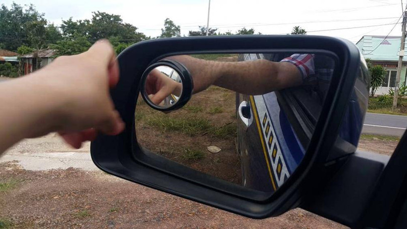 Gương chiếu hậu phải đủ số lượng, đúng chủng loại, được định vị chắc chắn