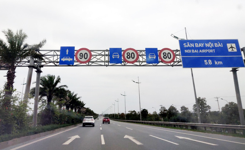 Xe tải dưới 1,5 tấn chạy vào làn xe con sẽ bị phạt lỗi “sai làn” với mức phạt rất cao theo Nghị định 100/2019/NĐ-CP. Ảnh: Tuấn Phùng