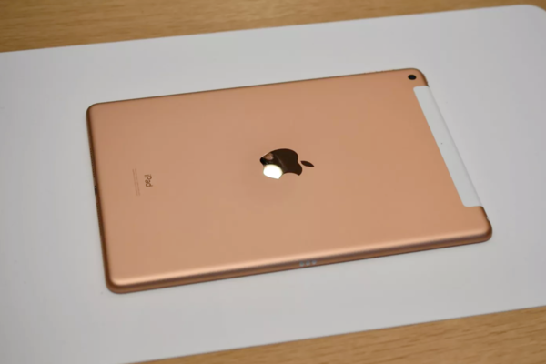 iPad 10.2 inch ra mắt: Dùng được bút Apple Pencil, giá 329 USD