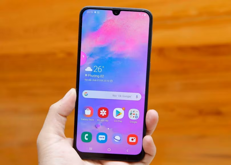 6 smartphone tầm trung pin khủng