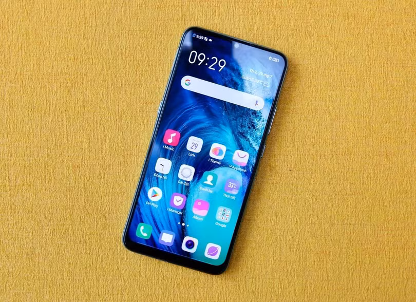 6 smartphone tầm trung pin khủng