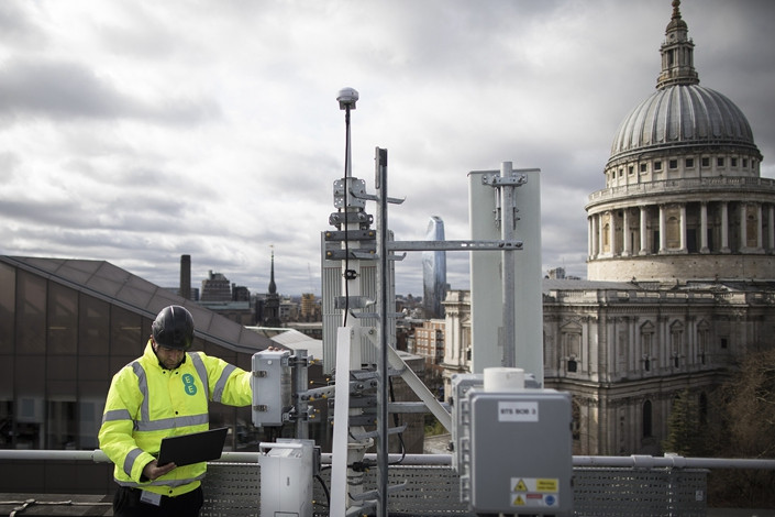 Các chuyên gia phân tích cho biết quá trình thay thế các thiết bị của Huawei có thể khiến Anh tiêu tốn tới 1 tỷ bảng Anh (gần 1,3 tỷ USD). (Ảnh: Caixin Global) Ảnh: Caixin Global