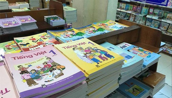 Việc cơ sở chọn bộ SGK nào để sử dụng rất quan trọng với nhà xuất bản Việc cơ sở chọn bộ SGK nào rất quan trọng với nhà xuất bản