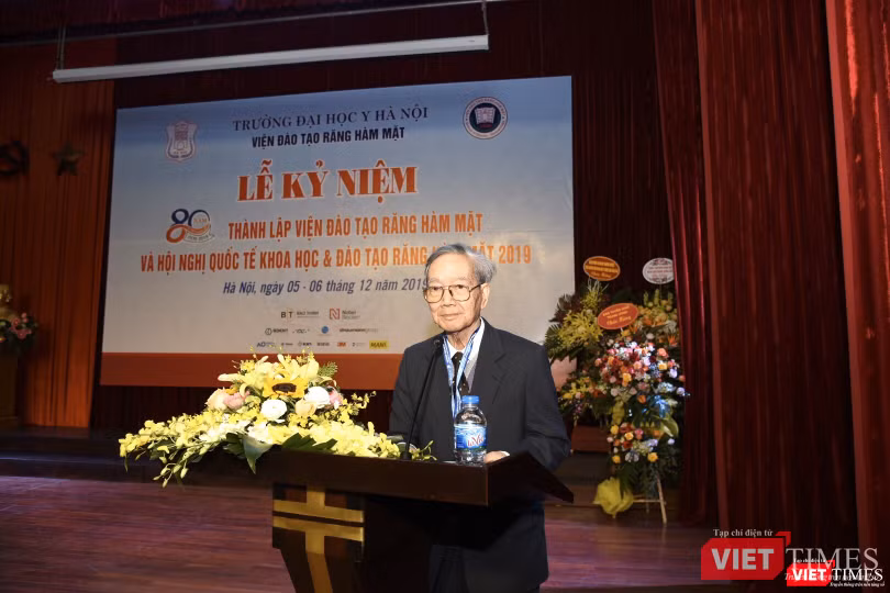 PGS. Mai Đình Hưng - nguyên Trưởng Bộ môn RHM - bày tỏ niềm tự hào là thành viên của Trường Đại học Y Hà Nội có bề dày lịch 