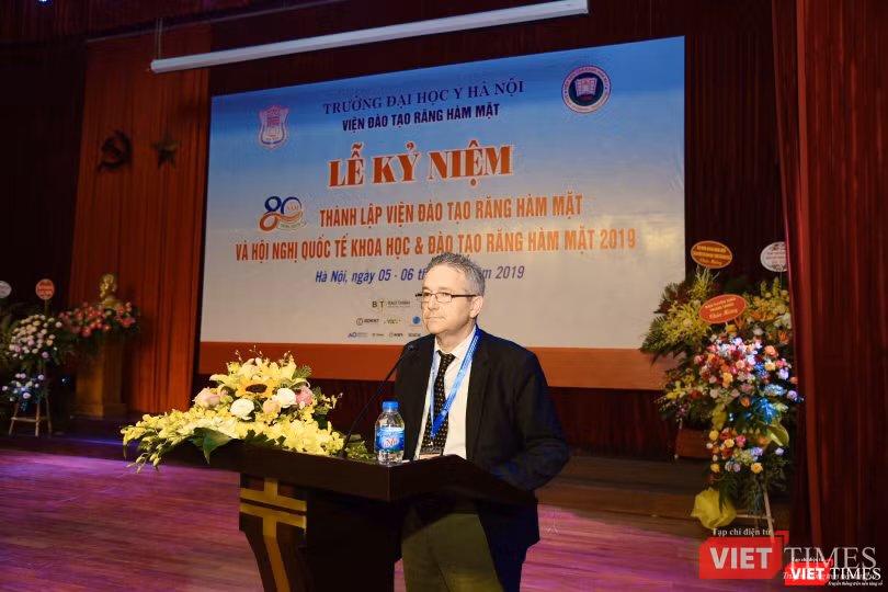 Chuyên gia Pháp đánh giá cao chất lươngk đào tao của Viện Đào tạo RHM