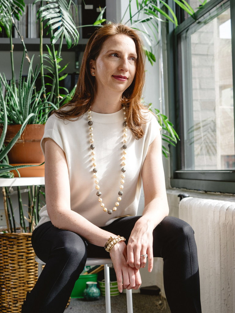 Pamela Wasserstein, giám đốc điều hành của New York Media, cho biết cô đã ký hợp đồng với ông lớn Apple tại thời điểm các giám đốc truyền thông khác lo ngại về quan hệ đối tác với các gã khổng lồ công nghệ. Ảnh: NYTimes Pamela Wasserstein, giám đốc điều hành của New York Media, cho biết cô đã ký hợp đồng với ông lớn Apple tại thời điểm các giám đốc truyền thông khác lo ngại về quan hệ đối tác với các gã khổng lồ công nghệ. Ảnh: NYTimes