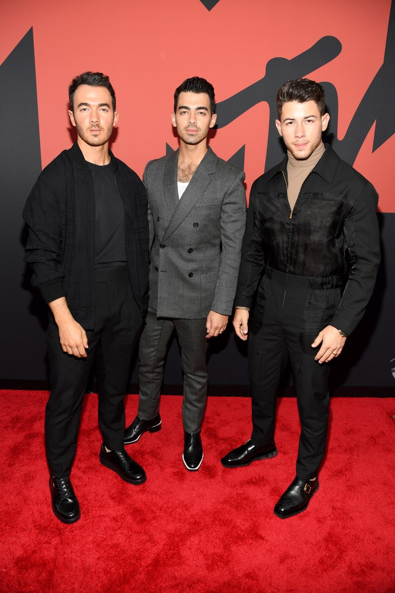 3 anh em Kevin Jonas, Joe Jonas và Nick Jonas. Ảnh: Vogue 3 anh em Kevin Jonas, Joe Jonas và Nick Jonas. Ảnh: Vogue