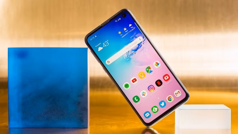Galaxy S10e phù hợp với túi tiền của người dùng. Ảnh: CNET. Galaxy S10e phù hợp với túi tiền của người dùng. Ảnh: CNET.