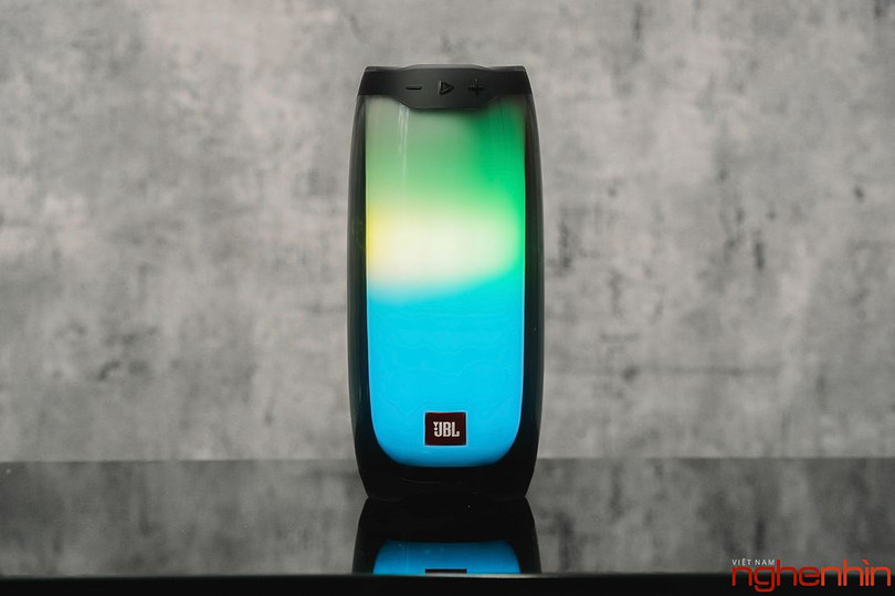 Mở hộp và đánh giá JBL Pulse 4 đầu tiên tại Việt Nam ảnh 9 Mở hộp và đánh giá JBL Pulse 4 đầu tiên tại Việt Nam ảnh 9