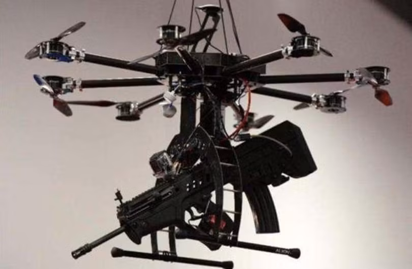 Máy bay không người lái cỡ nhỏ mang súng máy