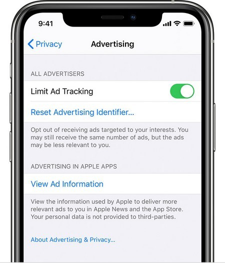 Apple từng tung ra một bản cập nhật hồi tháng 2 để hạn chế quảng cáo theo dấu. Apple từng tung ra một bản cập nhật hồi tháng 2 để hạn chế quảng cáo theo dấu.