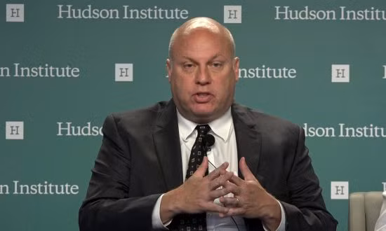 Chuyên gia về Trung Quốc Derek Scissors của Viện nghiên cứu xí nghiệp Mỹ cho rằng, không thể nào trong 90 ngày tới Trung Quốc sẽ thay đổi mô thức phát triển của họ. Chuyên gia về Trung Quốc Derek Scissors của Viện nghiên cứu xí nghiệp Mỹ cho rằng, không thể nào trong 90 ngày tới Trung Quốc sẽ thay đổi mô thức phát triển của họ.