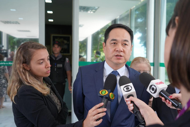 Đại sứ Trung Quốc tại Brazil Dương Vạn Minh (Ảnh: Globo).