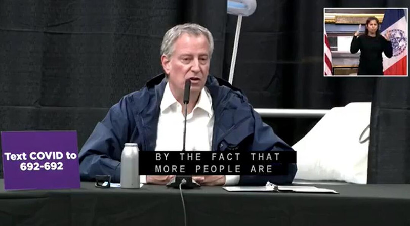 Thị trưởng New York Bill de Blasio nói về việc mai táng các nạn nhân ở đảo Hart tại cuộc họp báo hôm 10/4 (Ảnh: New York Post).