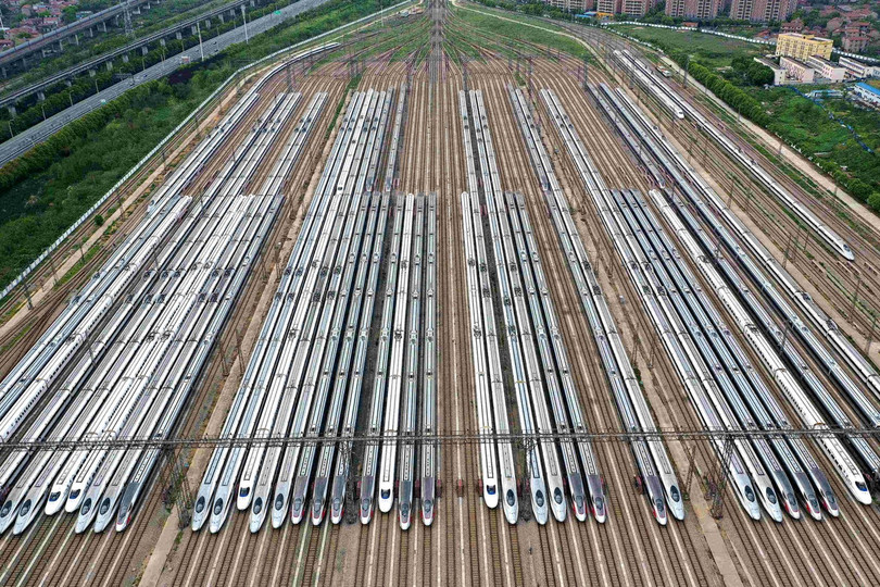 Các đoàn tàu cao tốc tập kết tại ga Vũ Hán ngày 6/4 chờ hoạt động sau khi bỏ phong tỏa (Ảnh: Tân Hoa xã).