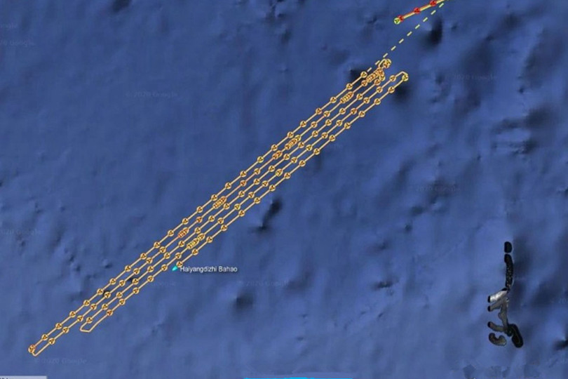 Tàu thăm dò "Địa chất biển - 8" của Trung Quốc hoạt động khảo sát bên trong vùng đặc quyền kinh tế của Malaysia (Ảnh: HSH). Tàu thăm dò "Địa chất biển - 8" của Trung Quốc hoạt động khảo sát bên trong vùng đặc quyền kinh tế của Malaysia (Ảnh: HSH).