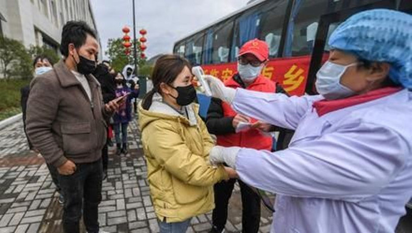Nhiều người lao động quê tỉnh Hồ Bắc khi ra ngoài làm ăn bị từ chối và khuyến cáo quay về quê (Ảnh: Toutiao).