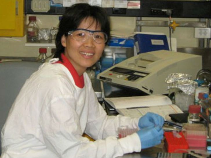 Bà Thạch Chính Lợi đang nghiên cứu (Ảnh: bkmedia). Bà Thạch Chính Lợi đang nghiên cứu (Ảnh: bkmedia).