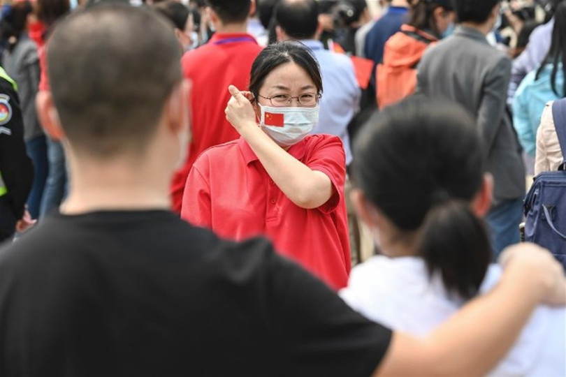 Giới nghiên cứu Mỹ cho rằng Trung Quốc bỏ nhiều tiền mua quảng cáo trên Facebook nhằm tạo dựng hình ảnh tích cực của họ trong cuộc chiến chống lại dịch bệnh COVID-19 (Ảnh: CNA). Giới nghiên cứu Mỹ cho rằng Trung Quốc bỏ nhiều tiền mua quảng cáo trên Facebook nhằm tạo dựng hình ảnh tích cực của họ trong cuộc chiến chống lại dịch bệnh COVID-19 (Ảnh: CNA).