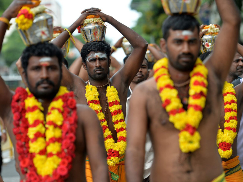 Công nhân người Ấn Độ tập trung hoạt động nghi lễ tôn giáo (Ảnh: Tân Hoa xã). Công nhân người Ấn Độ tập trung hoạt động nghi lễ tôn giáo (Ảnh: Tân Hoa xã).