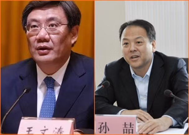 Tỉnh trưởng Hắc Long Giang Vương Văn Đào (trái) hôm 15/4 đã phê phán Thị trưởng Cáp Nhĩ Tân Tôn Ca (phải) vì để xảy ra các vụ lây nhiễm tập thể (Ảnh: DF). Tỉnh trưởng Hắc Long Giang Vương Văn Đào (trái) hôm 15/4 đã phê phán Thị trưởng Cáp Nhĩ Tân Tôn Ca (phải) vì để xảy ra các vụ lây nhiễm tập thể (Ảnh: DF).