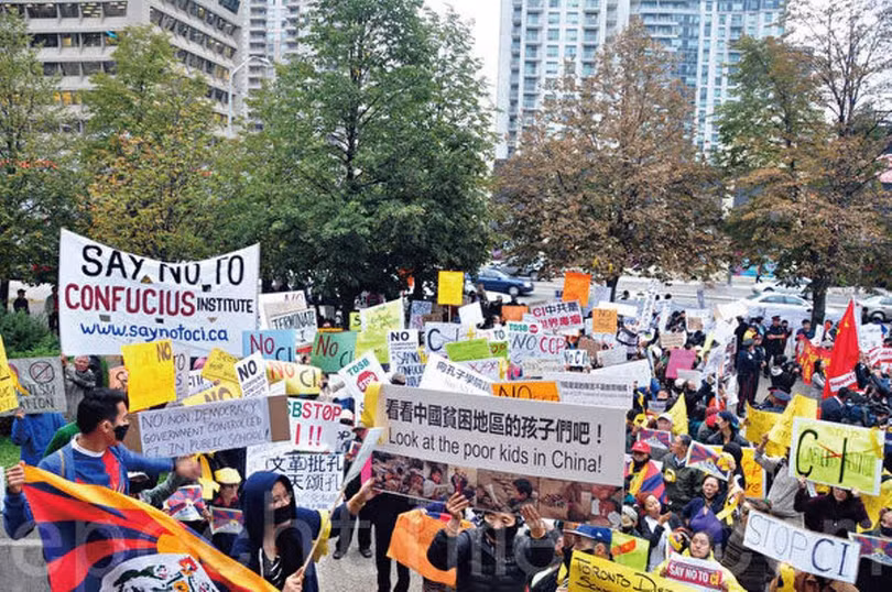 Khi quan hệ Trung Quốc - Thụy Điển xấu đi, người dân Thụy Điển đòi đóng cửa các Viện Khổng Tử (Ảnh: DJY).