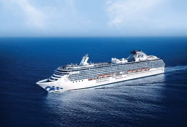 Tàu Coral Princess với gần 2 ngàn hành khách và thủy thủ đoàn đã trở thành ổ dịch (Ảnh: Guancha). Tàu Coral Princess với gần 2 ngàn hành khách và thủy thủ đoàn đã trở thành ổ dịch (Ảnh: Guancha).