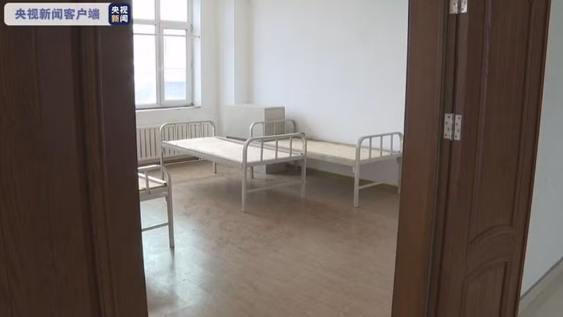 Một phòng bệnh nhân đang được lắp đặt trang thiết bị (Ảnh: CCTV). Một phòng bệnh nhân đang được lắp đặt trang thiết bị (Ảnh: CCTV).