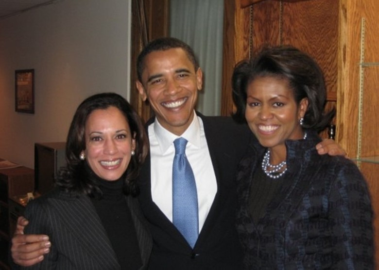 Bà Kamala Harris nhận được sự ủng hộ của giới tài phiết j Phố Uôn và cựu Tổng thống Barak Obama (Ảnh: AP). Bà Kamala Harris nhận được sự ủng hộ của giới tài phiết j Phố Uôn và cựu Tổng thống Barak Obama (Ảnh: AP).