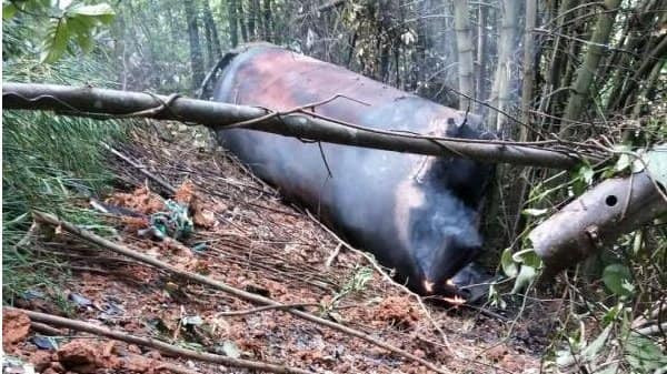 Xác tên lửa rơi xuống tỉnh Quảng Tây (Ảnh: Apolo).