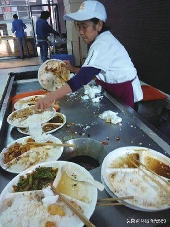 Ông Tập Cận Bình phê phán và chỉ thị phải chấm dứt tệ nạ lãng phí thực phẩm nghiêm trọng hiện nay (Ảnh: toutiao).