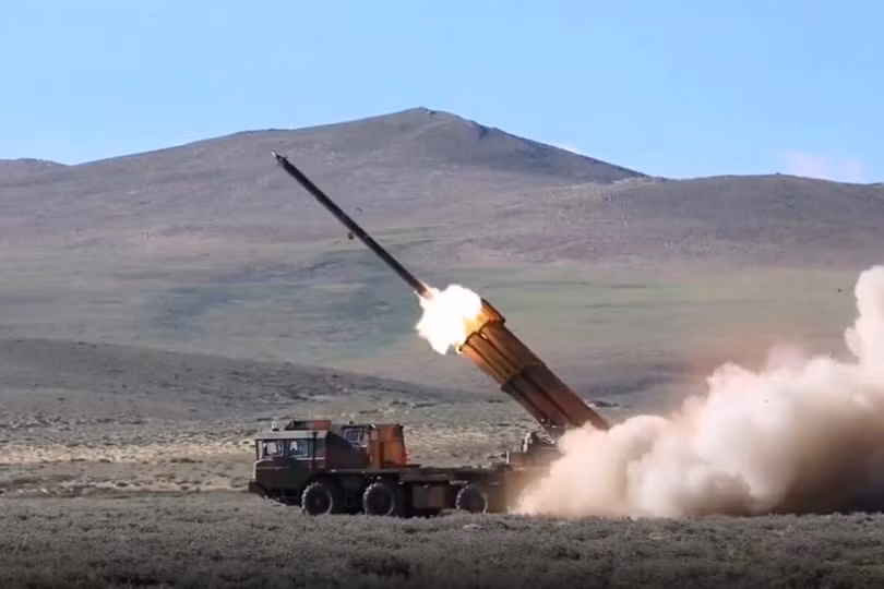 Quân khu Tây Tạng (Trung Quốc) diễn tập thực binh ở gần biên giới với Ấn Độ hồi đầu tháng 8 (Ảnh: Tân Hoa xã).