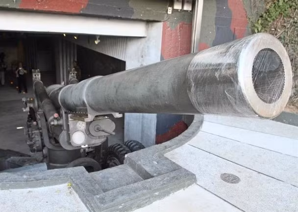 Loại pháo xe kéo cỡ nòng 203mm Đài Loan đã tham gia bắn trả sang Hạ Môn trong thời gian diễn ra chiến dịch "Pháo chiến Kim Môn" (Ảnh: Đông Phương). Loại pháo xe kéo cỡ nòng 203mm Đài Loan đã tham gia bắn trả sang Hạ Môn trong thời gian diễn ra chiến dịch "Pháo chiến Kim Môn" (Ảnh: Đông Phương).