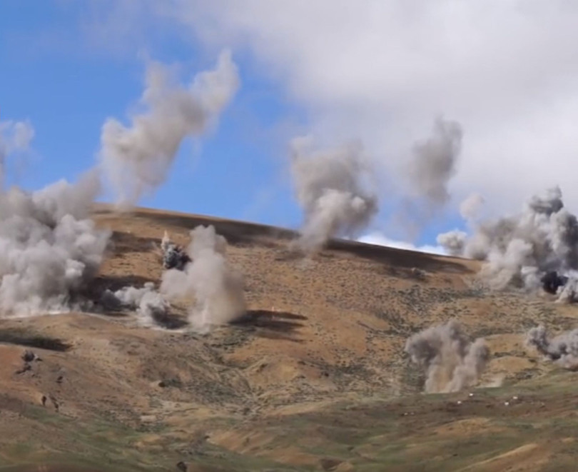 Quân khu Tây Tạng, Trung Quốc tổ chức diễn tập thực binh ở gần biên giới Trung - Ấn (Ảnh: Đa Chiều). Quân khu Tây Tạng, Trung Quốc tổ chức diễn tập thực binh ở gần biên giới Trung - Ấn (Ảnh: Đa Chiều).