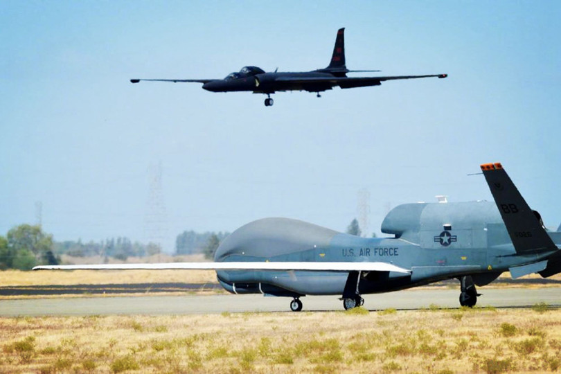 Máy bay trinh sát cao không U-2 và UAV RQ-4 Global Hawk của Mỹ được điều đến khu vực Đông Á để giám sát các hoạt động của Trung Quốc (Ảnh: Đa Chiều).