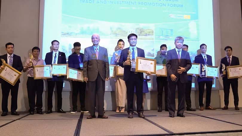 Nhận giải thưởng lớn “Top 10 thương hiệu được tin dùng nhất châu Á 2019 (ảnh: Bệnh viện cung cấp)