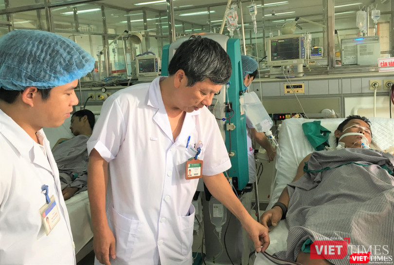 Bệnh nhân bị ung thư gan có liên quan đến lạm dụng rượu phải cấp cứu tại Bệnh viện Bạch Mai