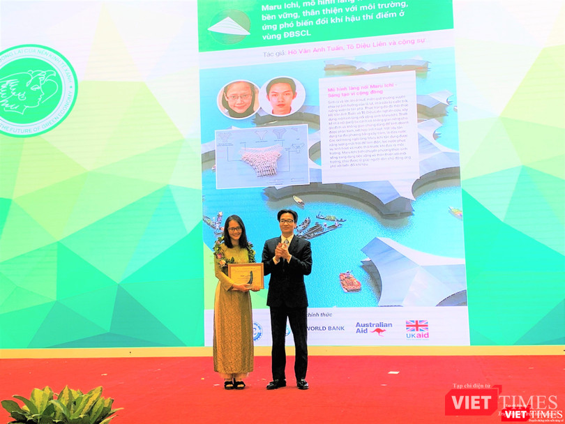 Phó Thủ tướng Vũ Đức Đam trao Giải Đặc biệt cho dự án “Làng nổi cộng sinh bền vững, thân thiện với môi trường” 