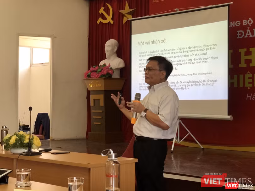 TS Nguyễn Đình Cung tại buổi sinh hoạt (Ảnh: HB) TS Nguyễn Đình Cung tại buổi sinh hoạt (Ảnh: HB)