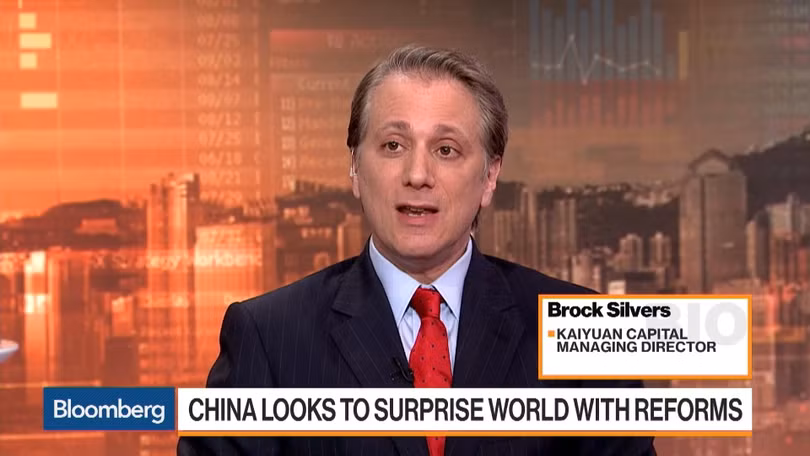 Brock Silvers, Tổng giám đốc Kaiyuan Capital Advisors Limited: hiện nay Trung Quốc đang đối diện với nguy cơ nợ nần rất lớn và một loạt nhân tố bất lợi ... nếu cứ tiếp diễn thì sau 1 năm tình hình sẽ trở nên tồi tệ.