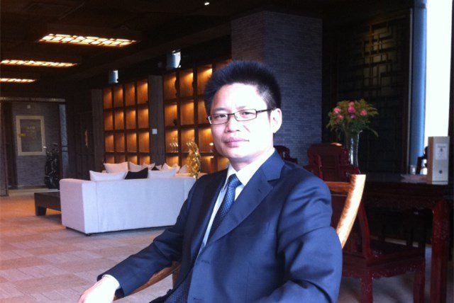 Chuyên gia tài chính Hạ Giang Binh: "Nếu trong 2 tháng tới không giải quyết được vấn đề va chạm mậu dịch với Mỹ, kinh tế Trung Quốc sẽ rơi vào mô thức tan vỡ"