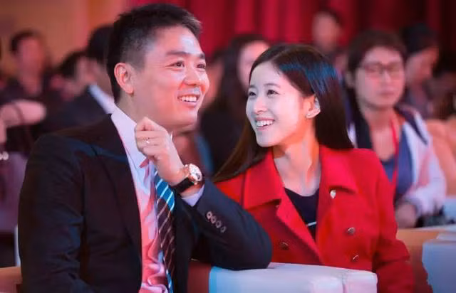 Lưu Cường Đông và cô vợ trẻ Chương Trạch Thiên ít hơn ông 19 tuổi