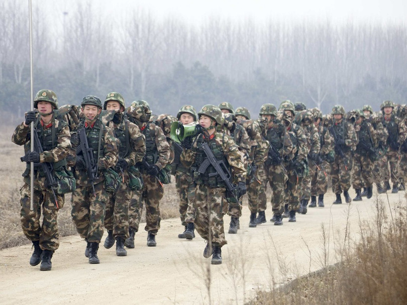 Quân đội Trung Quốc huấn luyện hành quân bộ đường dài. Quân đội Trung Quốc huấn luyện hành quân bộ đường dài.