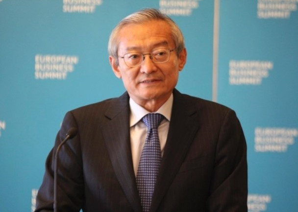 Đại sứ Trung Quốc tại EU Trương Minh: việc ngăn cản Huawei ở châu Âu là hành vi chủ nghĩa bảo hộ cực đoan xuất phát từ mưu đồ chính trị, đi ngược lại trào lưu toàn cầu hóa.