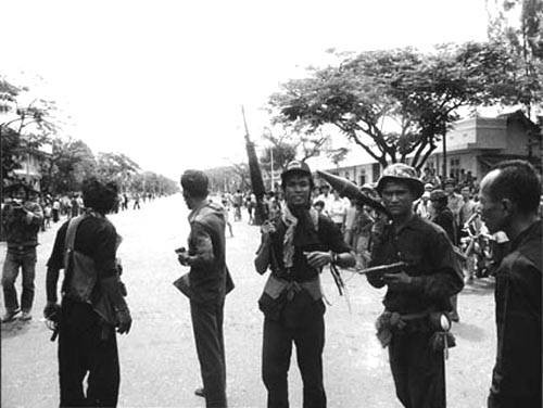 Lính Khmer Đỏ tiến vào thành phố ngày 17.4.1975 Lính Khmer Đỏ tiến vào thành phố ngày 17.4.1975