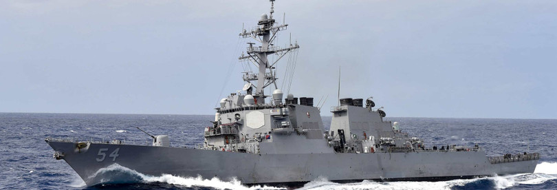 Khu trục hạm mang tên lửa đạn đạo Mc Campbell hoạt động trong eo biển Đài Loan.