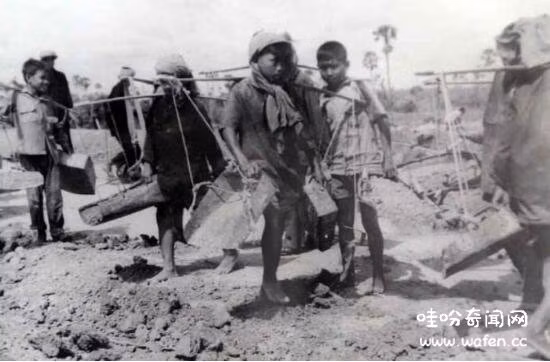 Trẻ em Campuchia cũng bị cưỡng bức lao động khổ sai